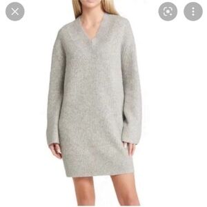 Topshop Beautiful Soft Sweater Dress V Neck Cream/Gray color Raglan Sleeves S…